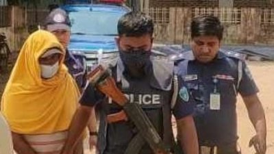 আদালতে নেওয়া হচ্ছে আওয়ামী লীগ নেতাকে