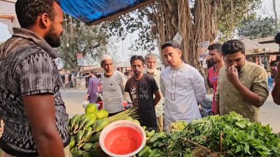 গণসংযোগকালে সারজিস আলম