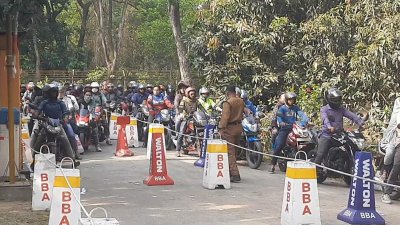 মোটরসাইকেলের দীর্ঘ লাইন