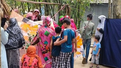 লাশ দেখতে স্বজনদের ভিড়