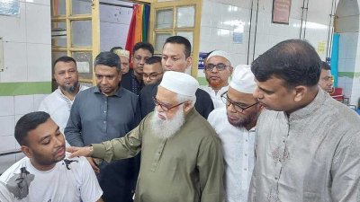 ঢামেক হাসপাতালে পরিদর্শন করেন স্বাস্থ্য অধিদফতরের ডিজি