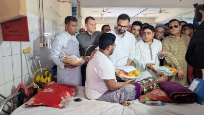 আমিনুল হক বলেন, জুলাই গণঅভ্যুত্থানে নিহত ও আহত হওয়া পরিবারের সদস্যরা একা নয়