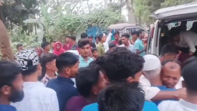 লক্ষ্মীপুর সদর উপজেলায় মোবাইল চুরির অভিযোগে শ্রমিক দলের এক নেতাকে পিটিয়ে হত্যার অভিযোগ পাওয়া গেছে