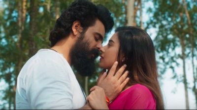 ‘জংলি’ সিনেমায় সিয়াম আহমেদ ও শবনম বুবলী