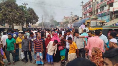 যশোরে বাসের ধাক্কায় মোটরসাইকেল আরোহী বাবা-মেয়ে নিহত হয়েছেন
