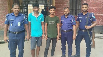 সংঘবদ্ধ ধর্ষণের অভিযোগে দুই যুবককে গ্রেফতার করেছে পুলিশ
