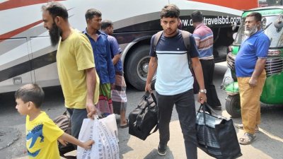 ঈদ শেষ করে ঢাকায় ফিরছেন নগরবাসী (ছবি: প্রতিবেদক)