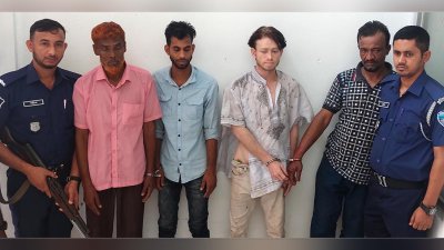 পুঞ্জীভূত ক্ষোভ থেকে ঘটনার সূত্রপাত বলে দাবি পুলিশের