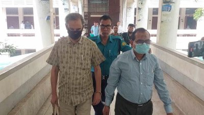 আদালত চত্বরে সাজাপ্রাপ্ত দুই কর্মকর্তা