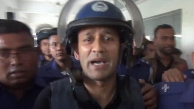 সোমবার বিকালে সাবেক সংসদ সদস্য সৈয়দ সায়েদুল হক সুমনকে হবিগঞ্জ আদালতে হাজির করা হয়