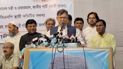 অনুষ্ঠানে বক্তব্য রাখছেন সালাউদ্দিন আহমেদ