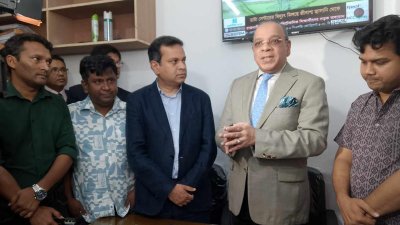 সুপ্রিম কোর্টে চলমান উন্নয়নমূলক কর্মকাণ্ড পরিদর্শন করেন প্রধান বিচারপতি