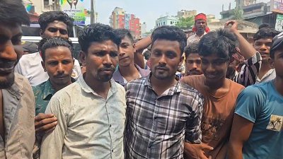 ব্যাটারিচালিত রিকশাচালকদের বিক্ষোভ