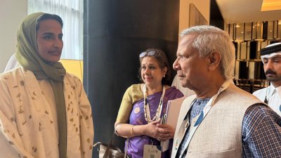 প্রধান উপদেষ্টা ড. মুহাম্মদ ইউনূসের সঙ্গে কাতার ফাউন্ডেশনের প্রধান নির্বাহী কর্মকর্তা শেইখা হিন্দ বিনতে হামাদ আল থানি