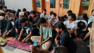 কুয়েট শিক্ষার্থীদের অনশন