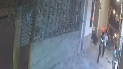 সিসিটিভি ফুটেজ থেকে নেওয়া
