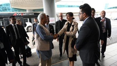 রোমে প্রধান উপদেষ্টা প্রফেসর মুহাম্মদ ইউনূস