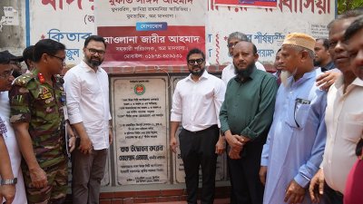 রাস্তা, ফুটপাত ও নর্দমা নির্মাণ কাজের উদ্বোধন করেন ডিএনসিসি প্রশাসক
