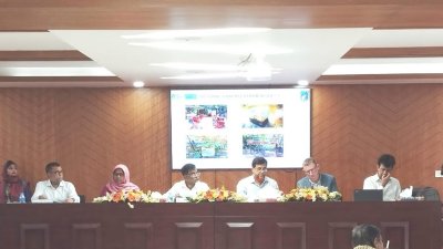 কর্মশালায় বক্তারা