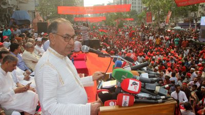 বক্তব্য দিচ্ছেন মির্জা আব্বাস