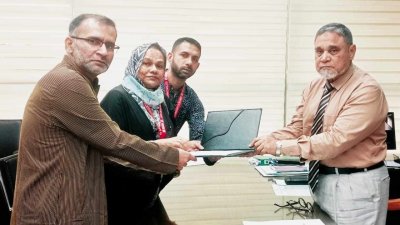 বিএমএলের স্মারকলিপি প্রদান।