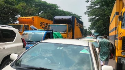 ঢাকা-চট্টগ্রাম মহাসড়কে যানজট