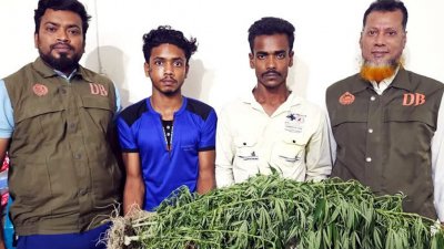 আটক দুই যুবক