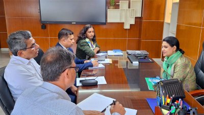 মতবিনিময় সভায় পরিবেশ উপদেষ্টা সৈয়দা রিজওয়ানা হাসান