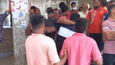 হাসপাতালে নেওয়া হয়েছে আহতদেরকে