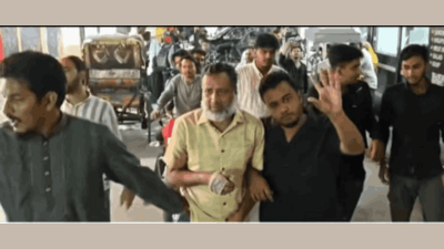 ভারপ্রাপ্ত অধ্যক্ষ এস এম মিল্লাত হোসেনকে চেম্বার থেকে ধরে নিয়ে এসে মারধরের পর পুলিশে সোপর্দ