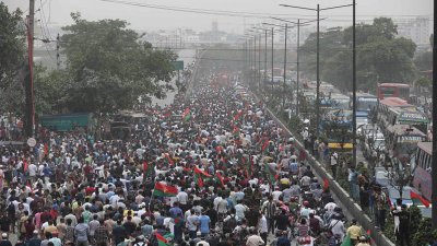 খালেদা জিয়ার দেশে ফেরা ঘিরে পথে পথে বিএনপি নেতাকর্মীদের উচ্ছাস