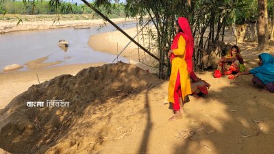 মেঘালয় থেকে নেমে আসা পাহাড়ি ঢলে সৃষ্ট বন্যায় ফসলি জমি, মাছের ঘের তলিয়ে ক্ষতির পাশাপাশি বসতভিটা হারিয়ে নিঃস্ব হচ্ছেন কয়েক হাজার মানুষজন