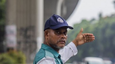 ট্রাফিক পুলিশ (ছবি: সাজ্জাদ হোসেন)