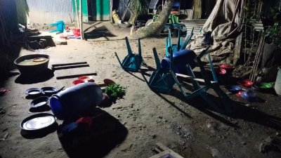 ভাঙচুর করা হয়েছে অনুষ্ঠানের চেয়ার ও অন্য জিনিসপত্র