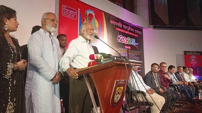 বক্তব্য দিচ্ছেন ড. আব্দুল মঈন খান