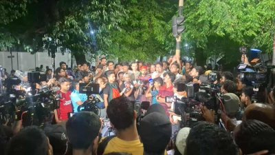 জগন্নাথ বিশ্ববিদ্যালয়ের শিক্ষার্থীরা।