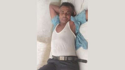 হাসপাতালে চিকিৎসাধীন শিক্ষক দিলীপ কুমার সরকার