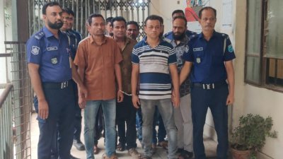 রায় ঘোষণার সময় আসামিরা আদালতে উপস্থিত ছিলেন