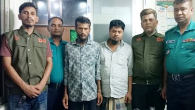 অস্ত্র-গুলিসহ দুজন গ্রেফতার