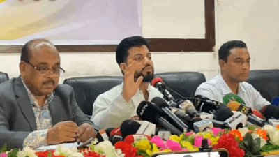 জাতীয় প্রেস ক্লাবে সংবাদ সম্মেলন করেন ইশরাক হোসেন