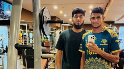 রিশাদ হোসেন ও নাহিদ রানা।