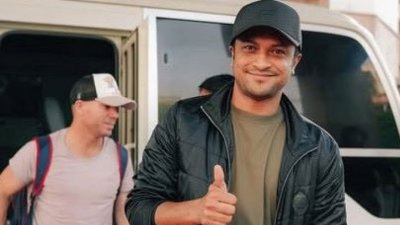 পাকিস্তানে সাকিবের পা পড়েছে