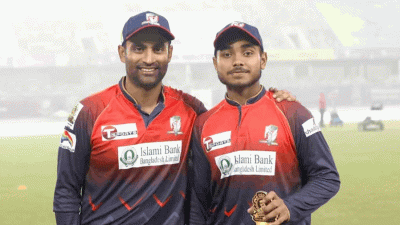 তামিমের সঙ্গে ইমন।