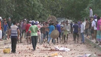 তিন ঘণ্টার বেশি সময় ধরে চলে সংঘর্ষ