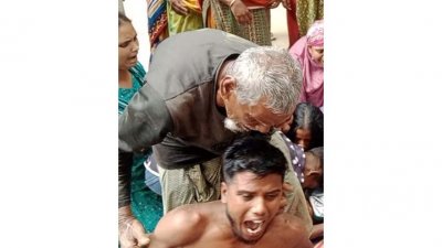 মরদেহের পাশে স্বজনদের আহাজারি