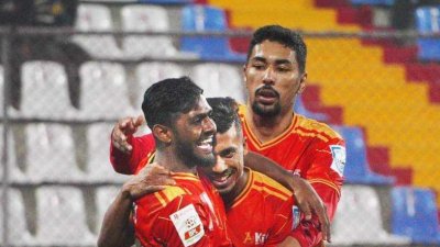 কিংস তিন নম্বরে (পুরানো ছবি)