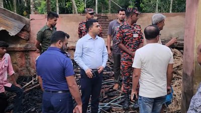 ঘটনাস্থল পরিদর্শন করেছেন কালীগঞ্জ উপজেলা নির্বাহী কর্মকর্তা দেদারুল ইসলাম