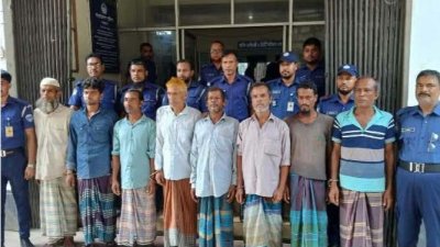অভিযান চালিয়ে পুলিশ নয় জনকে গ্রেফতার করেছে