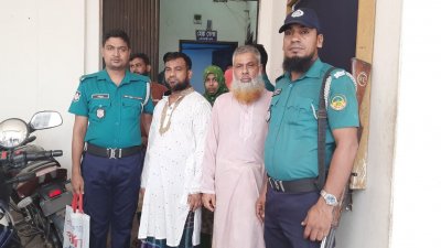 গ্রেফতার তিন জন