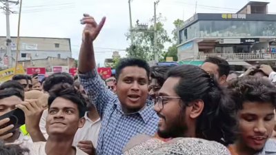 চট্টগ্রামে পথসভায় হাসনাত আবদুল্লাহ
